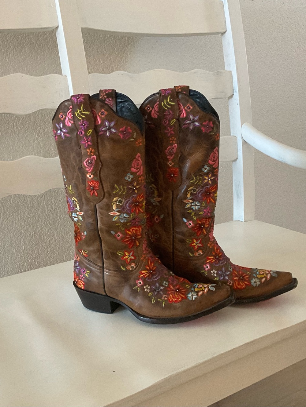 Embroidered Brown Leather Floral Women's Western Heeled Boots